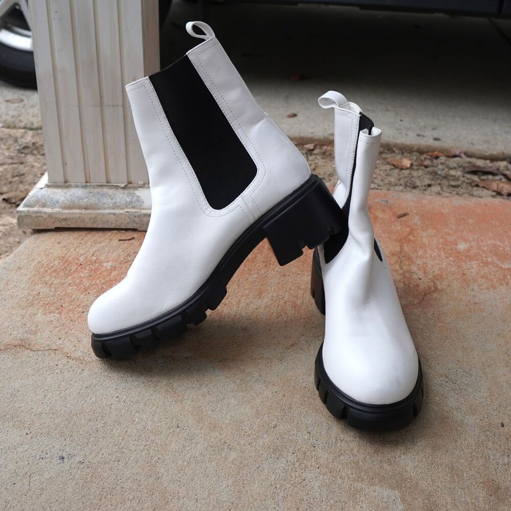 Nasty Gal Liza White Chunky Platform Chelsea Boots 7 NWOT Goth Punk Indie Sleaze